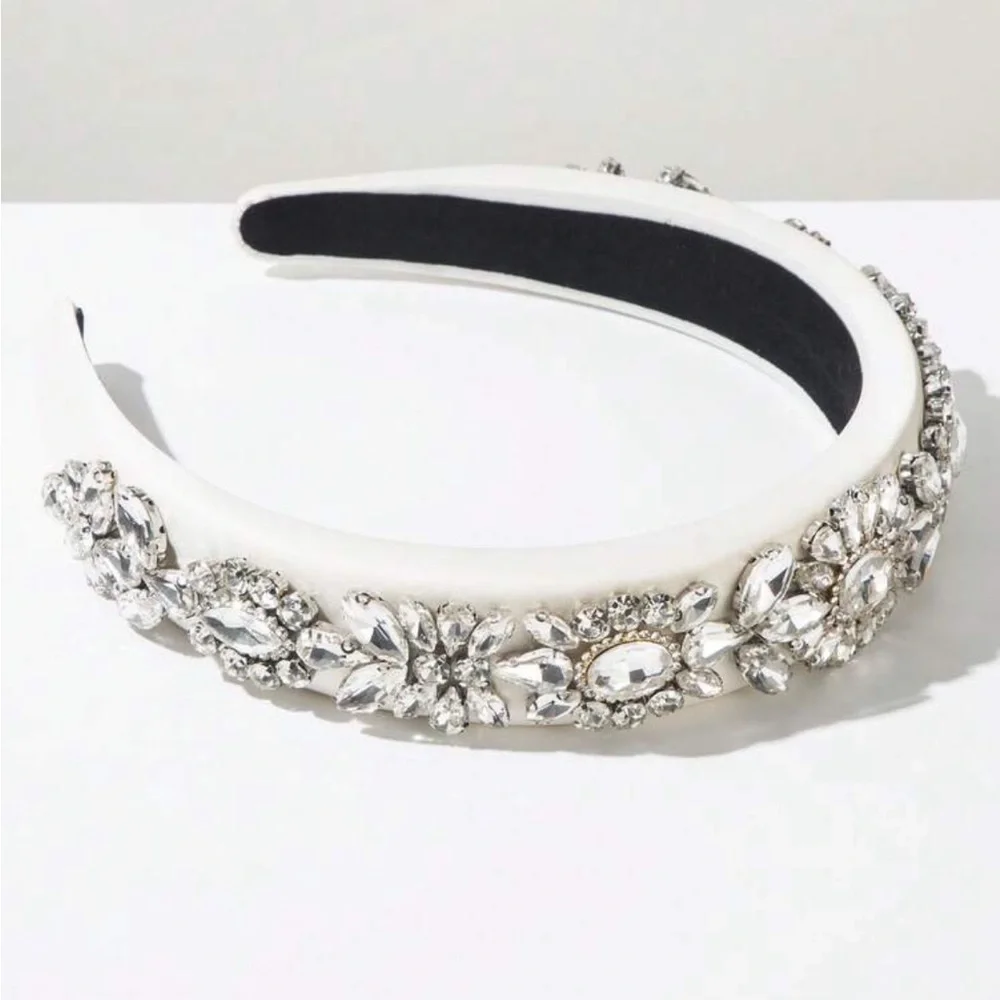Wedding style silver Headband‎ With Gemstones, Fashionable And Elegant hair